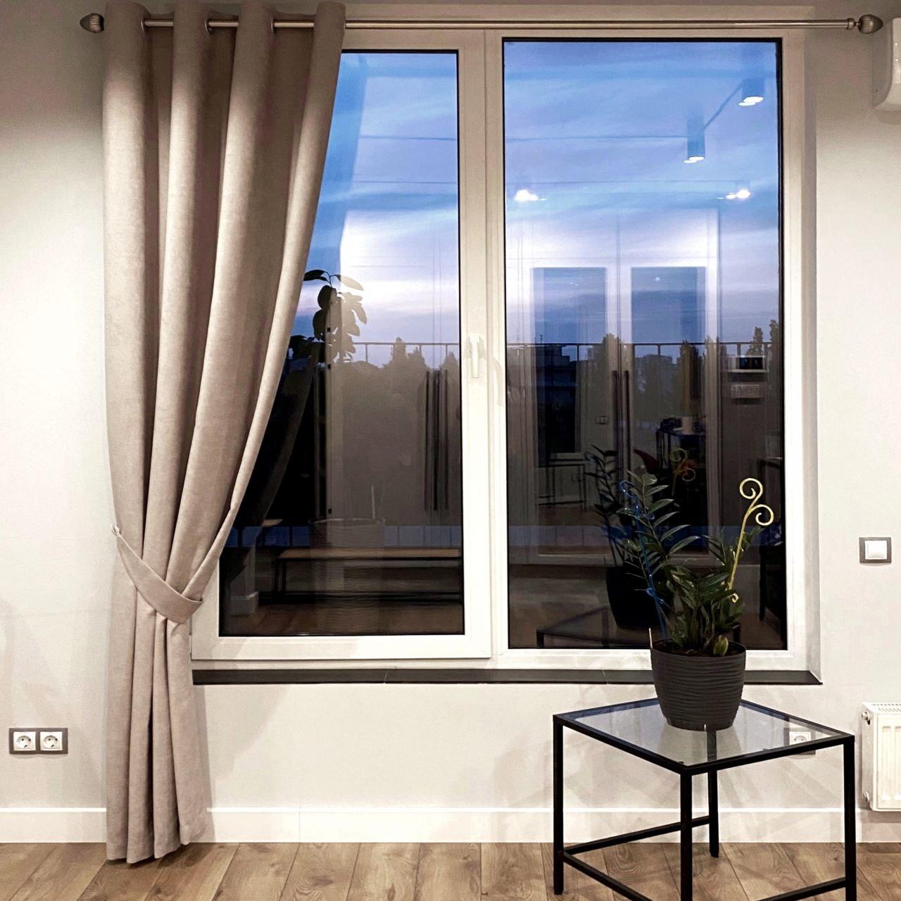 Штора на сірих люверсах 1 шт з підхватом 140х250 см мікровелюр Беж-капучино, фото 1