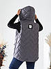 Жіноча стьобана в ромбик жилетка безрукавка з капюшоном, утеплена синтепоном, батал великі розміри, фото 4