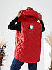 Жіноча стьобана в ромбик жилетка безрукавка з капюшоном, утеплена синтепоном, батал великі розміри, фото 3