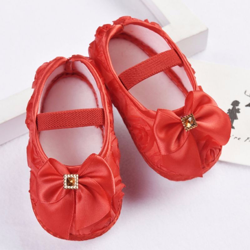 Красиві туфлі-пінетки на дівчинку червоні троянди 11см