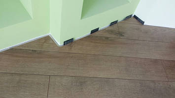 Ламінат з фаскою кронопол (діагональ)