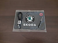 Набор Шкода Skoda, силиконовый коврик на торпеду авто, плетеный кожаный брелок для авто ключей