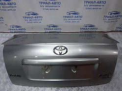 Кришка багажника Toyota Avensis 2003-2008 64401-05050 (Арт.26349)