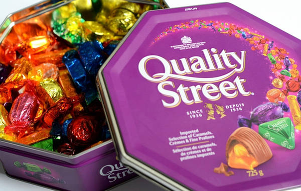 Подарунковий набір цукерок Nestle Quality Street 600 г замовити з
