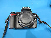 Фотоаппарат зеркальный Nikon D3000 как на фото.