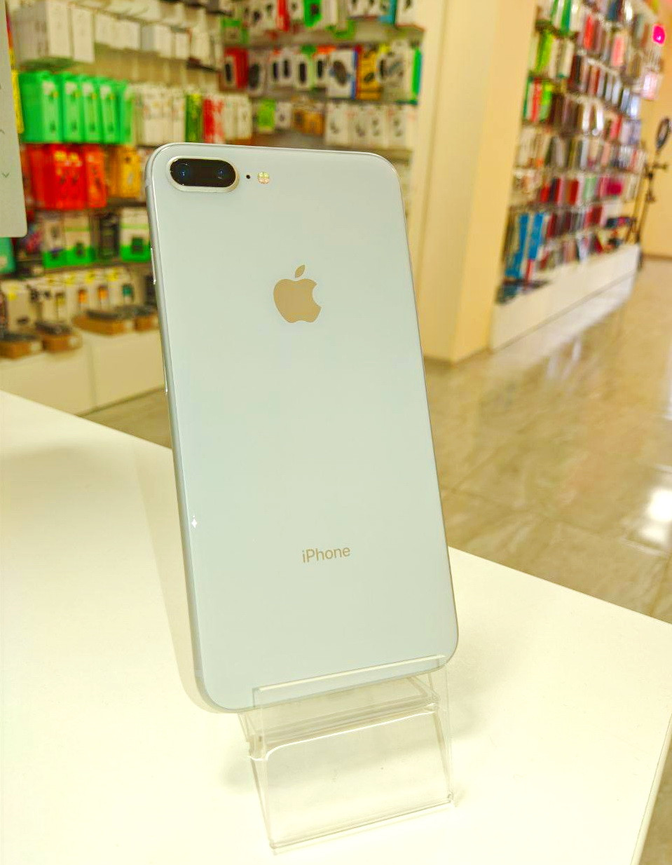 IPhone 8 Plus 64Gb white