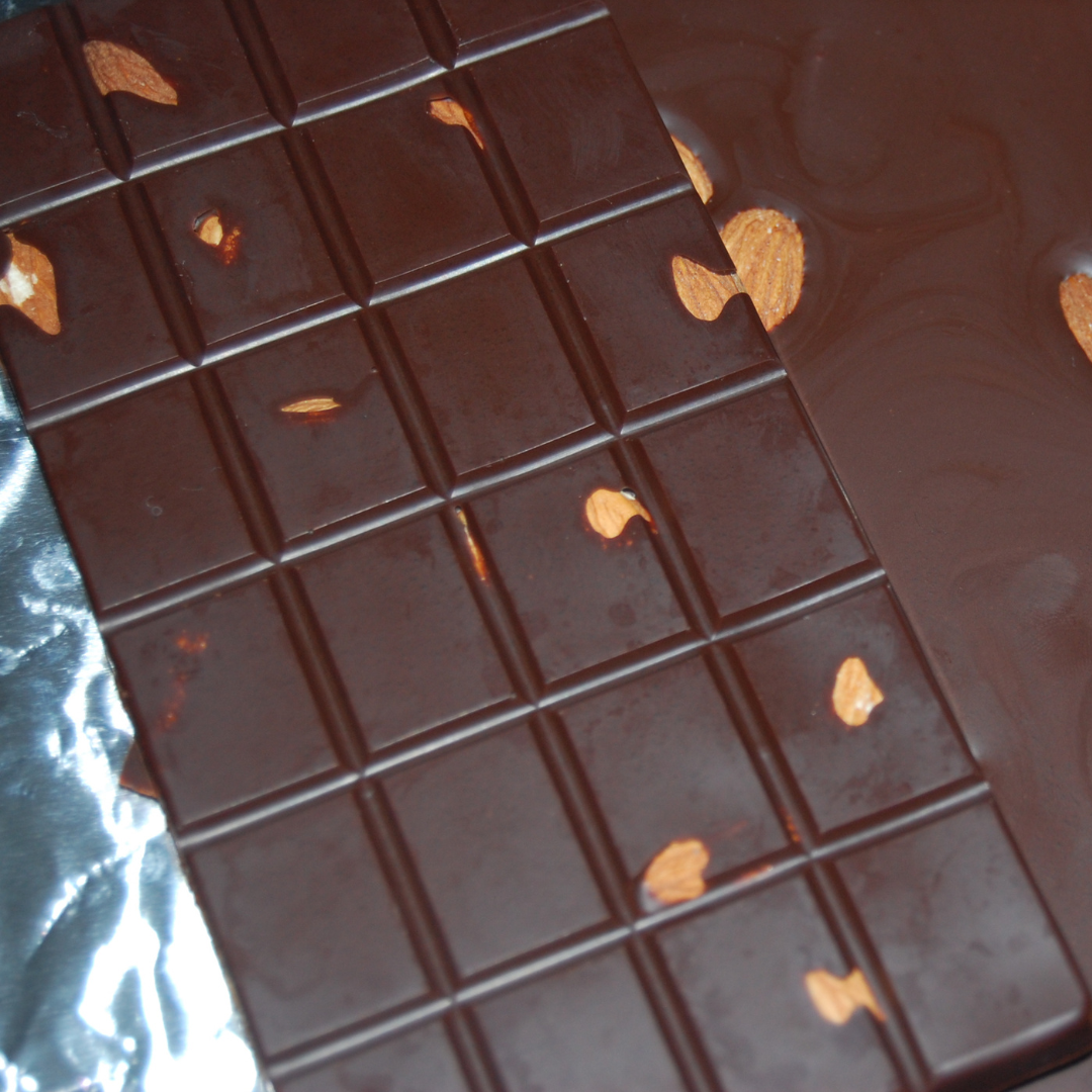 Шоколад 90 % какао з медом і Мигдалем ручної роботи