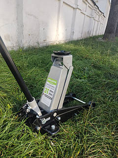 Підкатний домкрат 3т 130-490 мм DP33  БЕЛАВТО