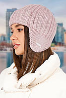 Женская молодежная шапка-ушанка светло-пудрового цвета