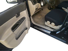 Hyundai Accent 2006-2010 Накладки на пороги Carmos V1 (4 шт., нерж.) AUC Накладки на пороги Хюндай Акцент