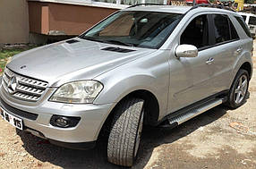 Mercedes ML164 Бічні пороги Allmond Grey (2 шт., алюм.) AUC Бічні пороги Мерседес Бенц МЛ W164