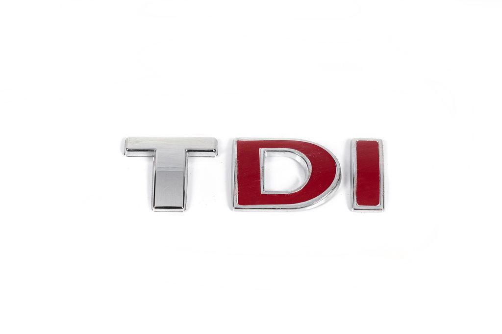 Volkswagen Golf 5 напис Tdi Червоний і під оригінал TMR написи Фольксваген Гольф 5