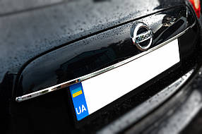 Nissan Juke Хром планка над номером Кармос із неіржавкої сталі AUC Накладки на кришку багажника Ніссан Жук