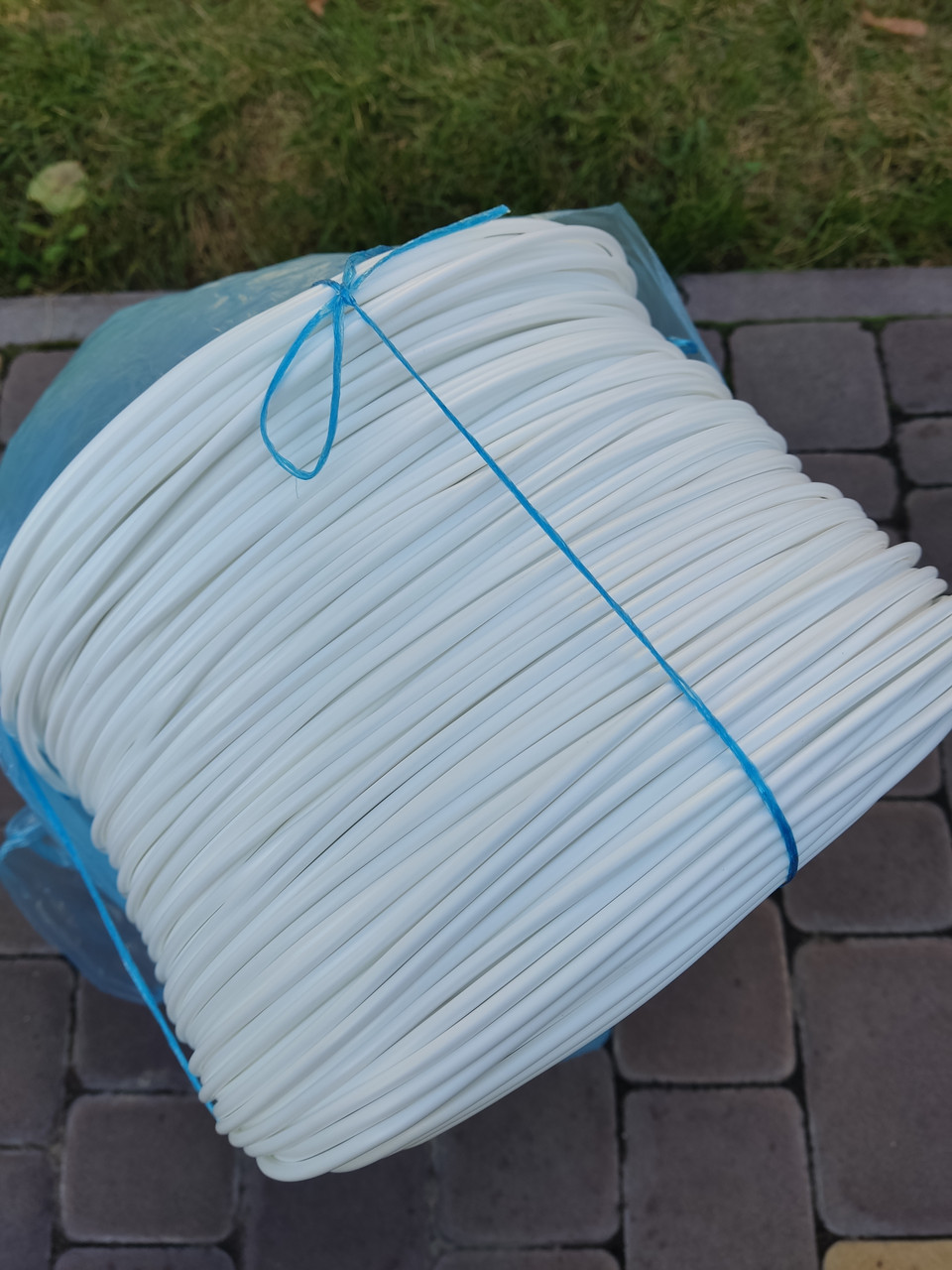 Искусственный ротанг для плетения мебели, шезлонгов. Пруток 4 мм. Цвет ...