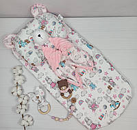 Набор в коляску или кроватку и комфортер a.l.babybox Зайки с игрушками Розовый
