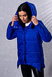 Куртка жіноча демісезонна подовжена з капюшоном — 014 колір електрик, фото 2