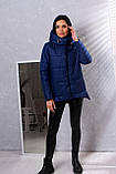 Куртка жіноча демісезонна подовжена з капюшоном — 014 синій колір, фото 3