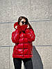 Яскрава жіноча зимова червона коротка куртка з розкішним натуральним хутром, фото 4