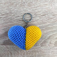 Вязаное Сердце  желто-синие 7,5х6 см брелок