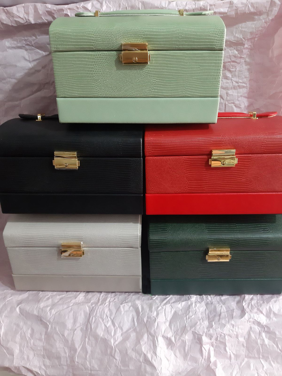 Яскрава скринька для коштовностей Різні кольори з дзеркалом та ключиком, 6 кольорів, фото 1