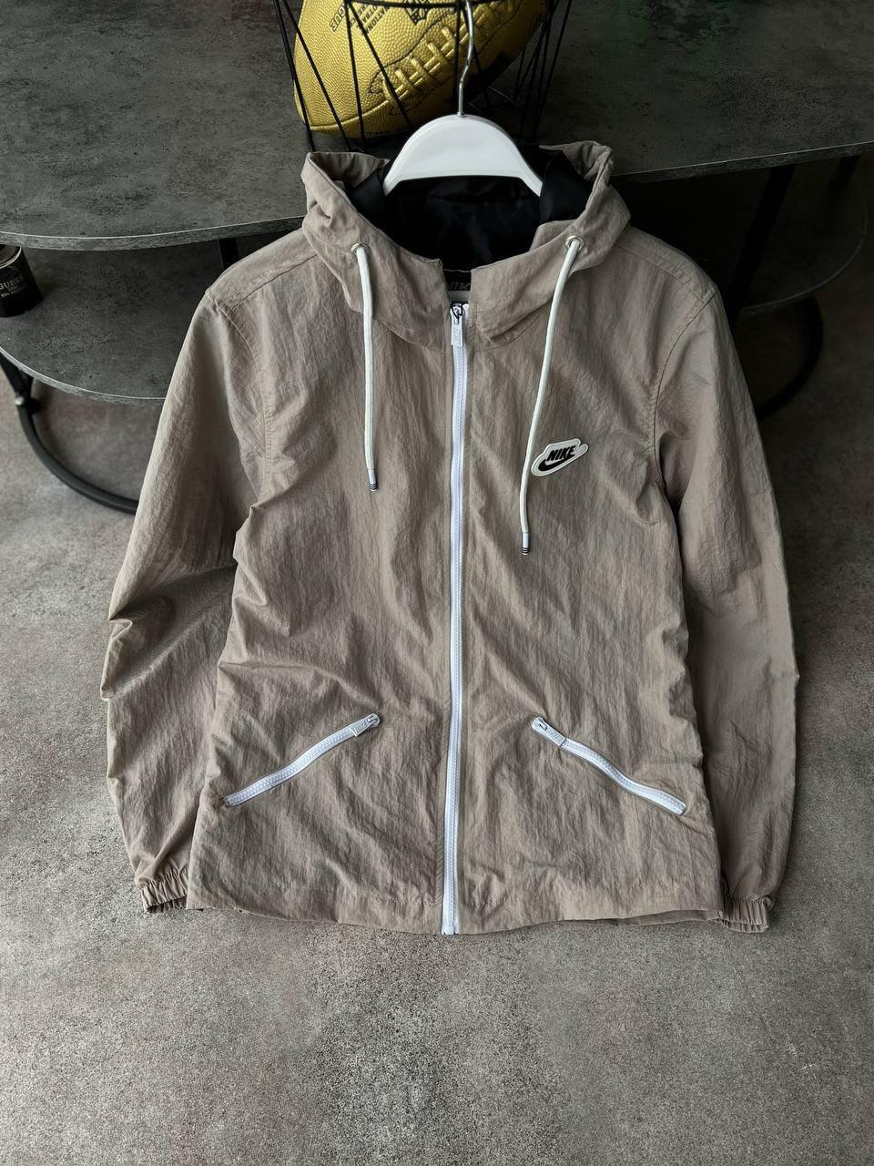 Чоловіча куртка вітровка Nike M1398 бежева