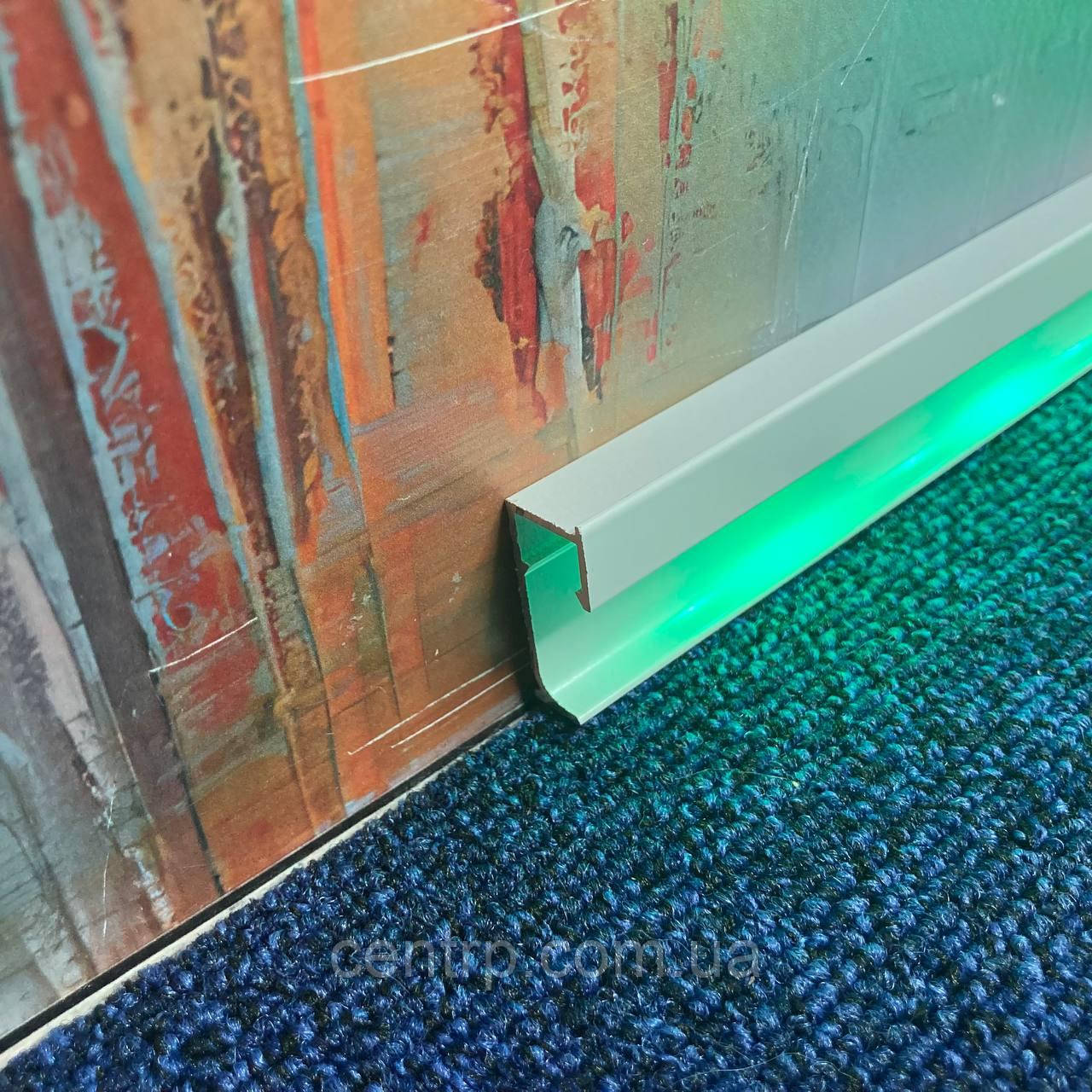 Алюмінієвий плінтус з LED-підсвіткою під гіпсокартон BEST DEAL 5/30 LED білий 30 мм, L-2,5м