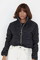 Короткая демисезонная женская куртка на молнии черного цвета. Модель 00009