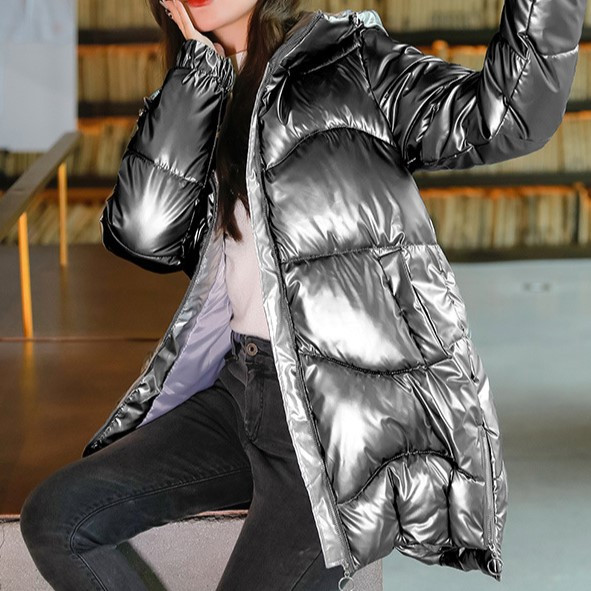 Женский пуховик куртка средней длины, с капюшоном, Oversize, лаковая ткань, серебро (7320) - фото 5 - id-p1494044918