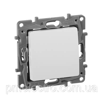 Вимикач кнопковий одноклавішний 6AX 250В Legrand Etika Білий (672214), фото 1