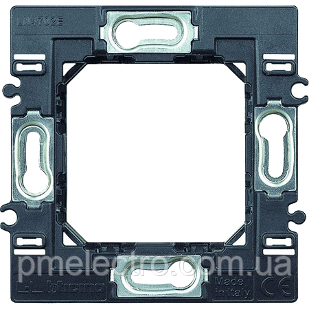 Суппорт, монтаж на гвинтах, 2 модулі, Legrand Bticino LivingLight AIR, LN4702E