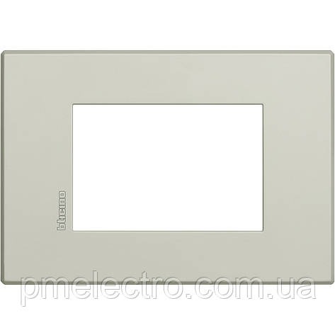 Рамка ультратонка 3 — модуля, Піщаник, Legrand Bticino Axolute AIR, HW4803SB, фото 1