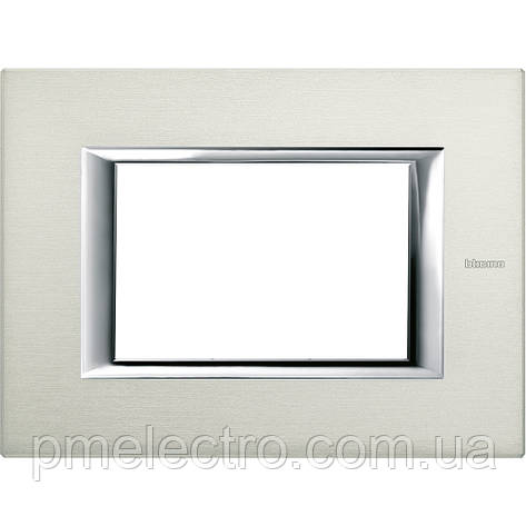 Рамка прямокутна 3 — модуля, Алюміній, Legrand Bticino Axolute, HA4803XC, фото 1
