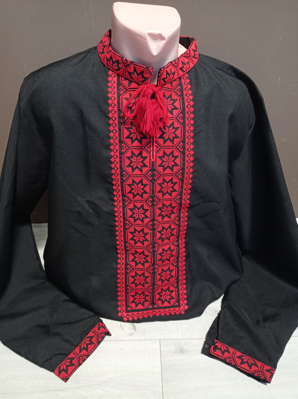 Дизайнерська чорна чоловіча вишиванка "Гармонія" з червоною вишивкою Україна УкраїнаТД 44-64 розміри