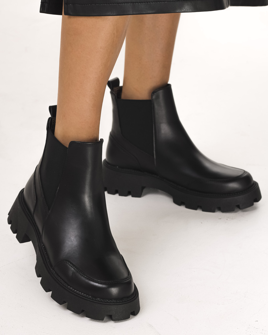 Черевики Челсі Kento 2040 37 чорні шкіра 36