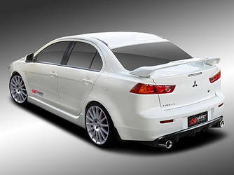 Бленда спойлер на скло Mitsubishi Lancer X