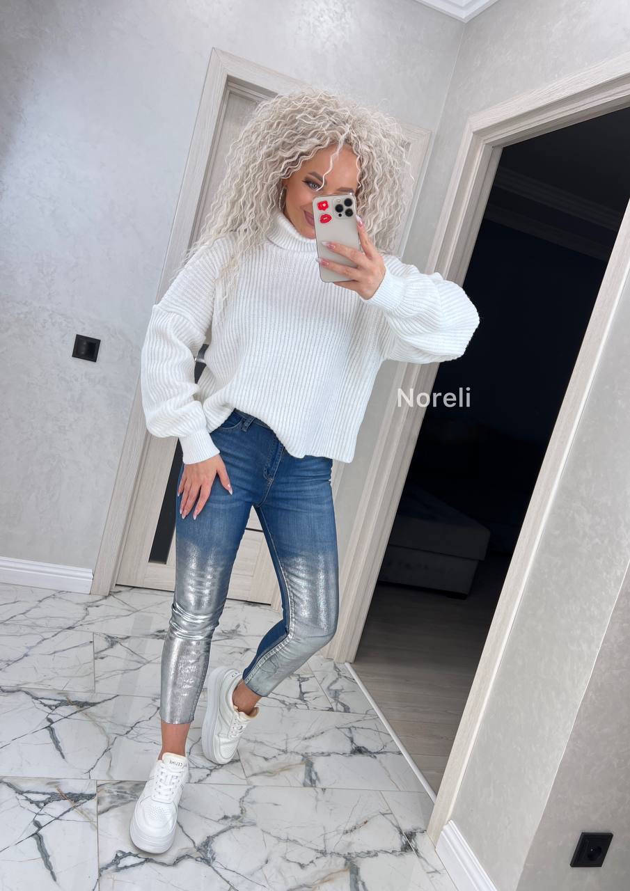 Жіночий теплий светр "Жасмин" з довгими і широкими рукавами на резинці (Оnesize), Білий