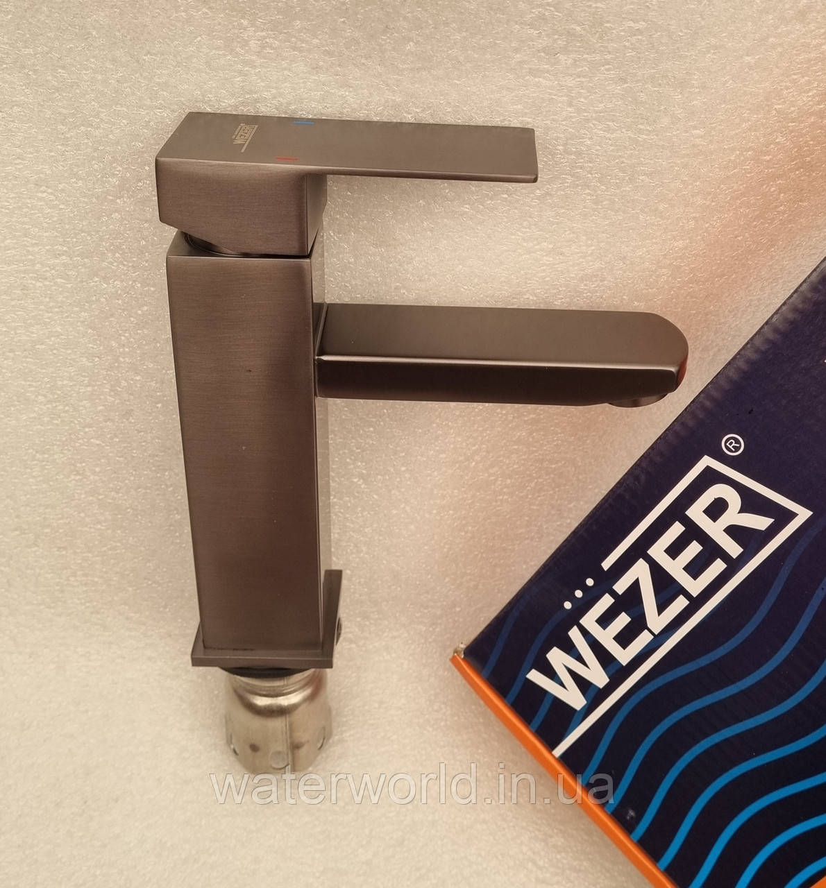 Змішувач для умивальника WEZER PRO1-02 GUNGREY (колір графіт) з неіржавкої сталі з кріпленням на гайці
