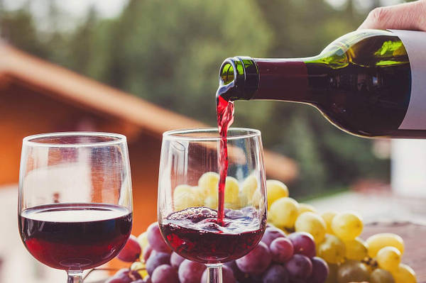 Червоне сухе вино: як і з чим пити?
