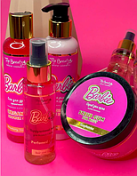 Набір Barbie Top Beauty: скраб-жовка, крем для тіла, гель для душу, міст для волосся й тіла.