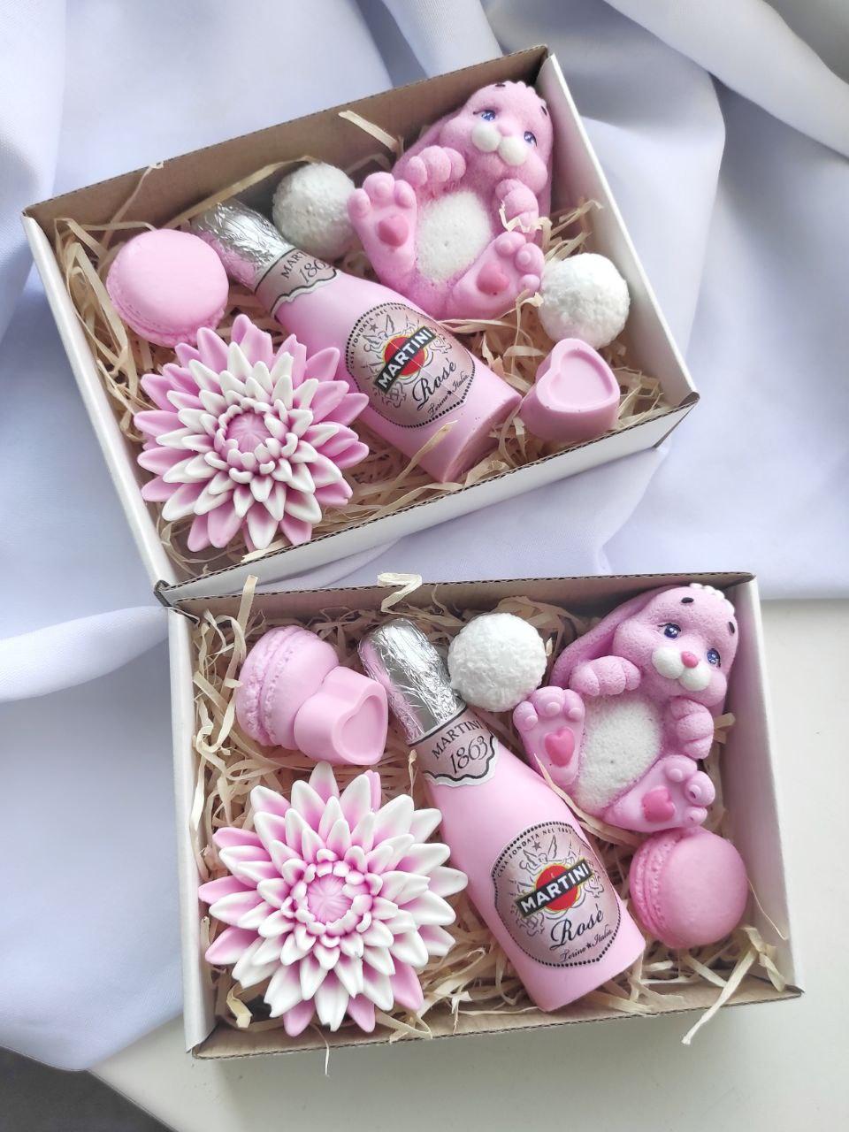 Набір мила ручної роботи "Martini, кроленя, хризантема" в коробочці"