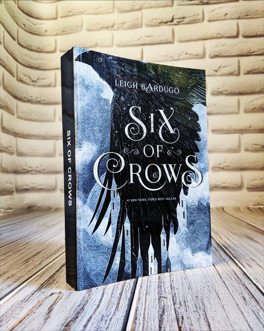Книга "Six of Crows" (Шістка воронів), англійською мовою Лі Бардуго, фото 1