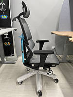 Комп'ютерне ергономічне крісло Streamer SL-A77: керування на сидінні, 12 регулювань, хрестовина-хром, сітка Сіра