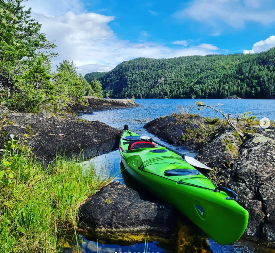 Каяк морський туристичний одномісний для спорту риболовлі Seabird Discovery 430T пластиковий kayak байдарка