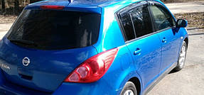 Дефлектори вікон Nissan Tiida 2004-2011 рр.