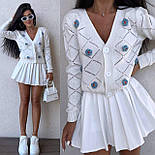 В'язана кофта на ґудзиках з аплікацією з квітів і V-подібним вирізом (р. 42-44) 9043277, фото 9