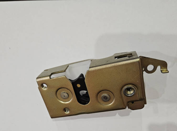 Купить Замок задней двери R Форд Транзит 86-96 BSG, цена 550 ₴ — Prom ...