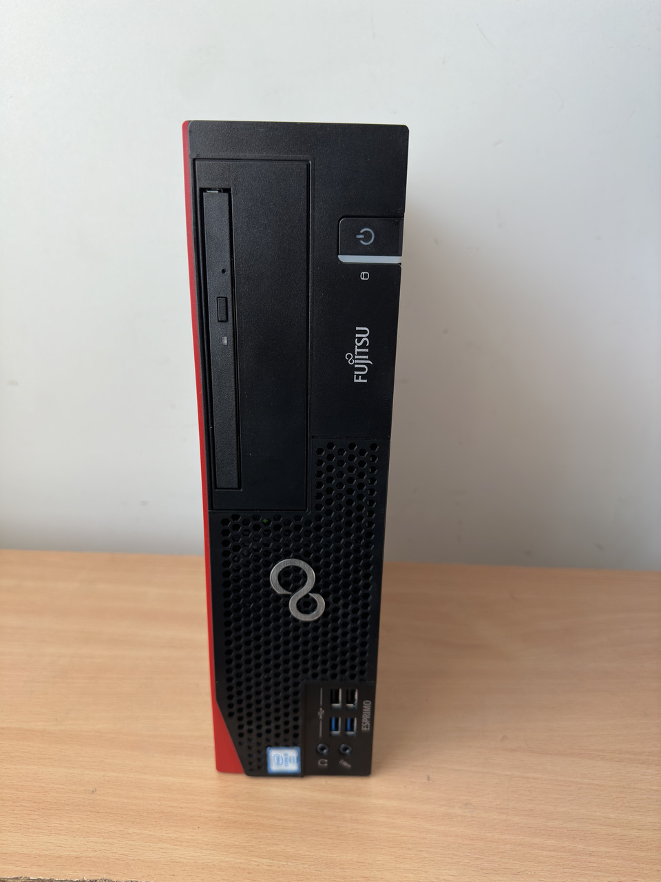 富士通 - FUJITSU ESPRIMO D956/M　CORE i5-6500 Fujitsu Esprimo D956 i5-6500 4x3.2GHz 8GB 240GB SSD BN