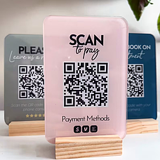 Табличка з QR-кодом на дерев'яній підставці ACRY А6 105х150х40 мм із різними колірними варіантами, фото 4