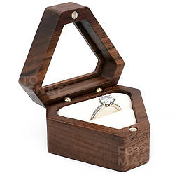 Коробочка для каблучки дерев'яна Delta — Футляр скринька для пропозиції або весілля, з натурального американського горіха