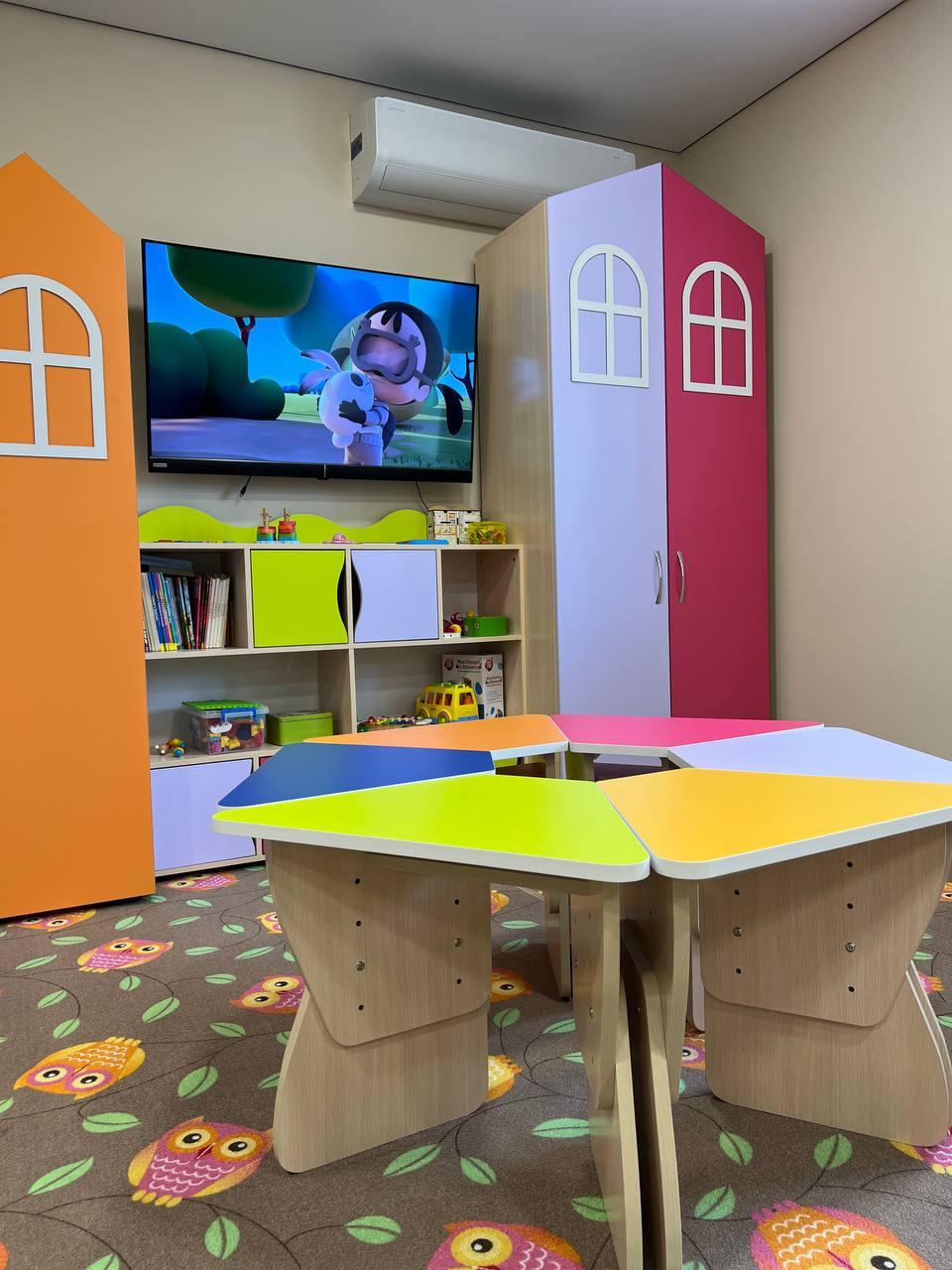 Дитячий столик- Пелюстка Ромашка Design Service ЛДСП 18 мм ST-001-1, фото 1